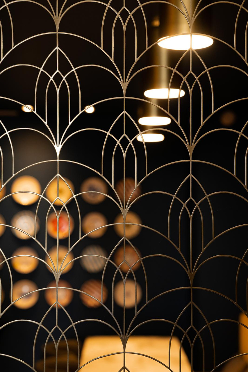 Aménagement intérieur haut de gamme avec éclairage décoratif
