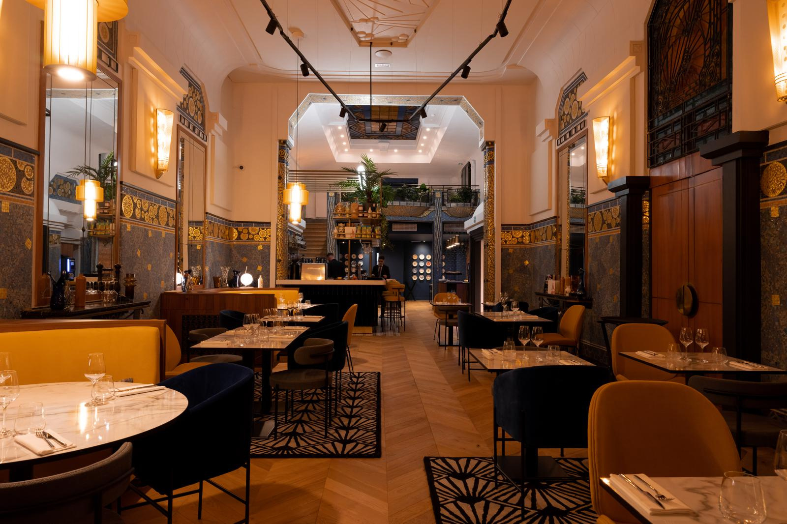 Restaurant haut de gamme aménagé avec soin